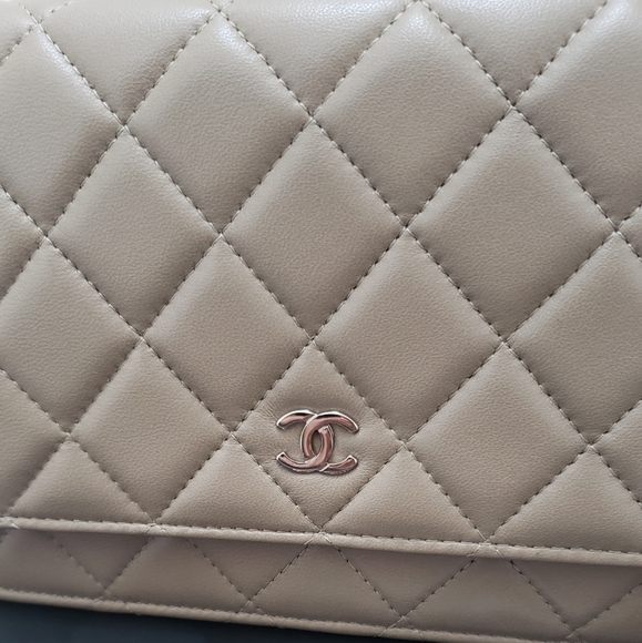 ***SOLD****100% Authentic Chanel WOC Lambskin Beige/light tan colour w/silver hw - Picture 4 of 16